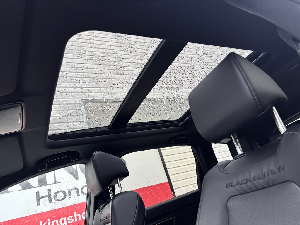 2020  CR-V Touring black edition - sunroof, power seats, a/c in COLDBROOK, Nova Scotia - 20 - w1024h768px