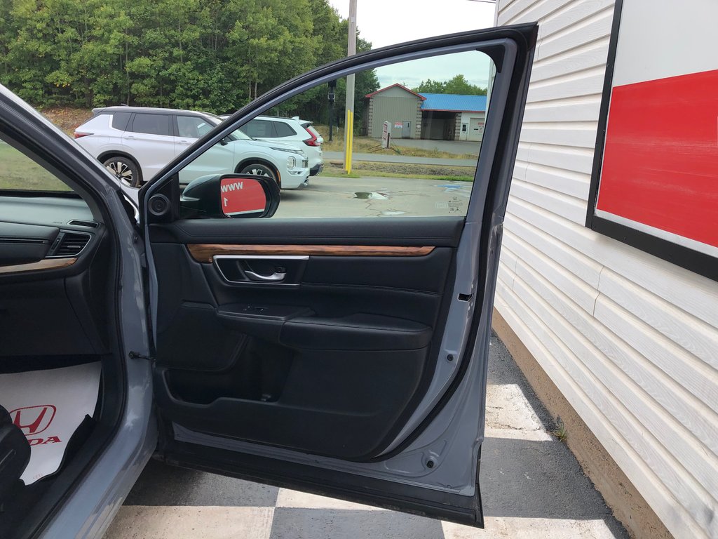 2020 Honda CR-V Touring - Reverse Camera, Carplay, Heated Seats in COLDBROOK, Nova Scotia - 26 - w1024h768px