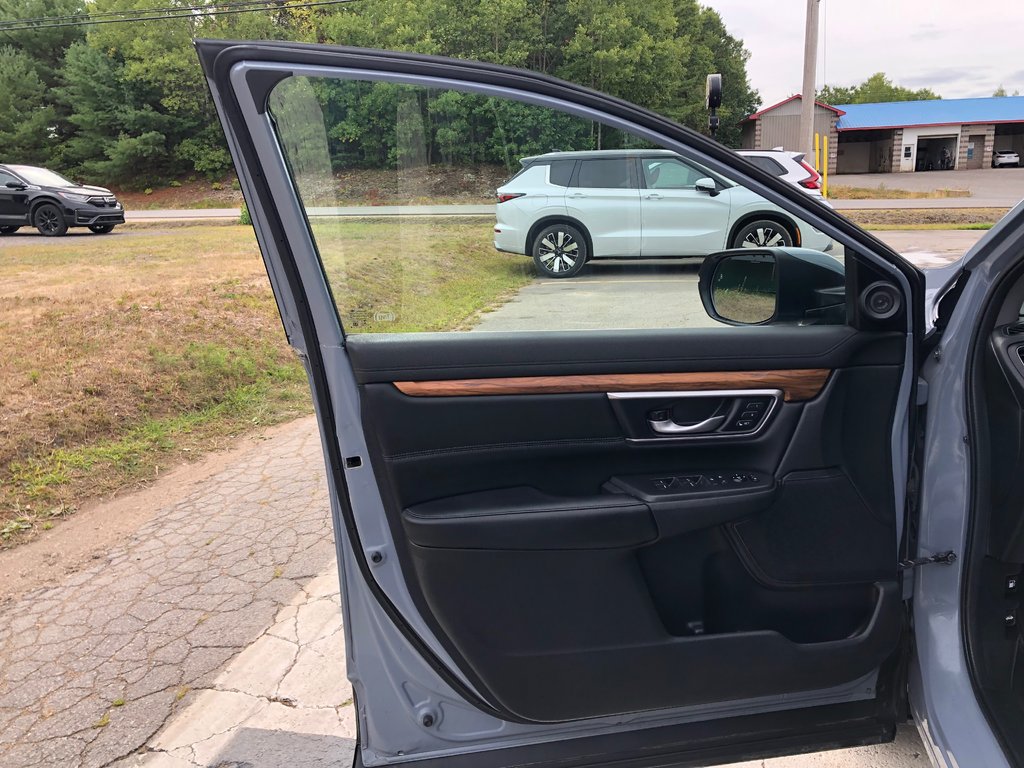2020 Honda CR-V Touring - Reverse Camera, Carplay, Heated Seats in COLDBROOK, Nova Scotia - 7 - w1024h768px
