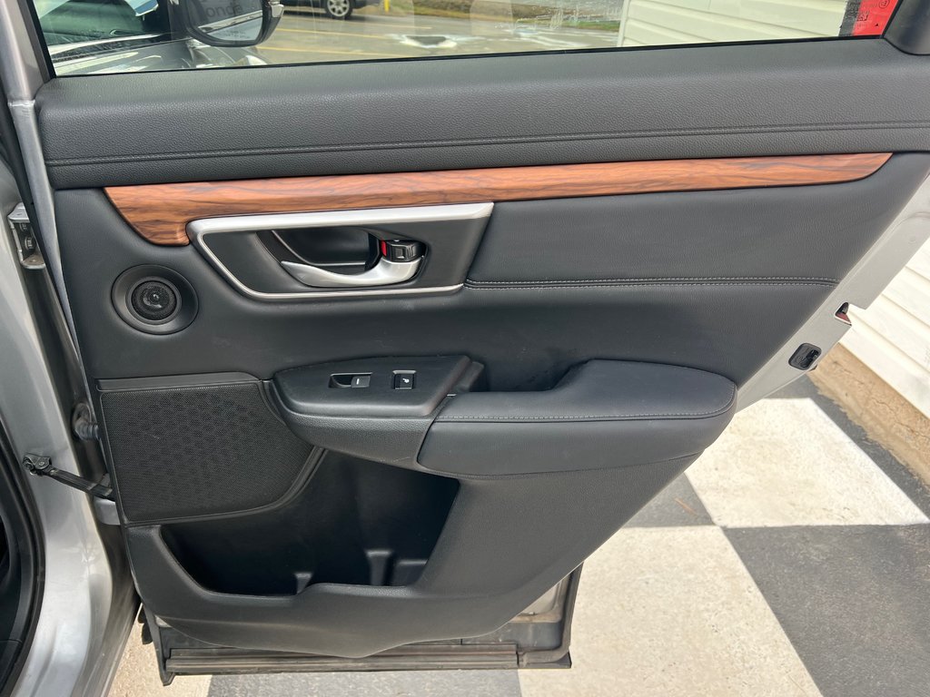 2021  CR-V Touring - Leather, AWD, Heated seats, Sunroof, AC in Kentville, Nova Scotia - 29 - w1024h768px