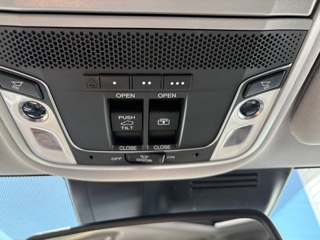 2022 Honda CR-V Touring - heated and power seats, hands free in Kentville, Nova Scotia - 17 - w1024h768px