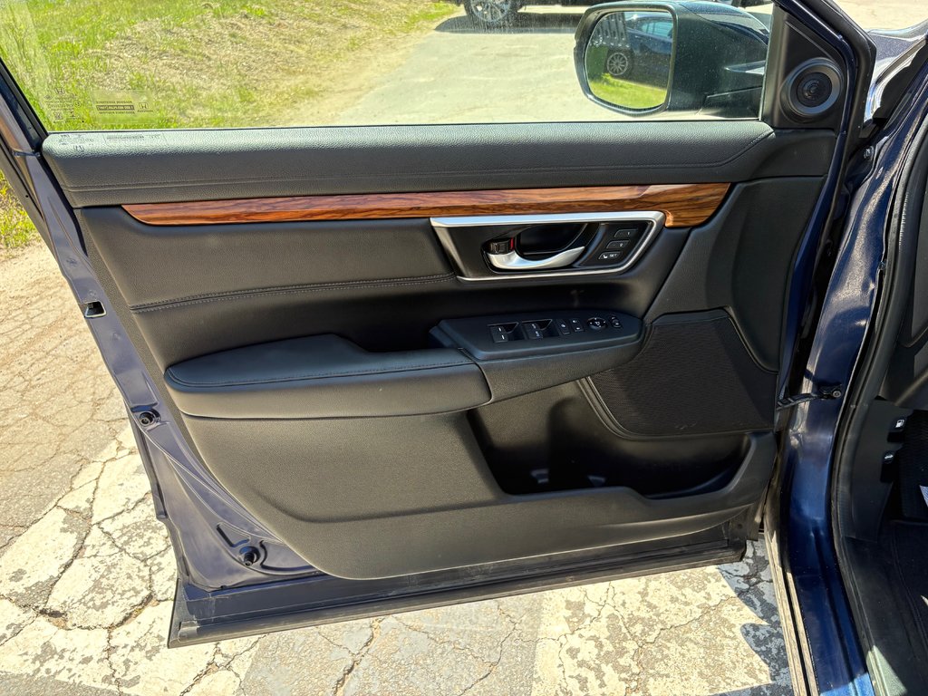 2022 Honda CR-V Touring - heated and power seats, hands free in Kentville, Nova Scotia - 18 - w1024h768px