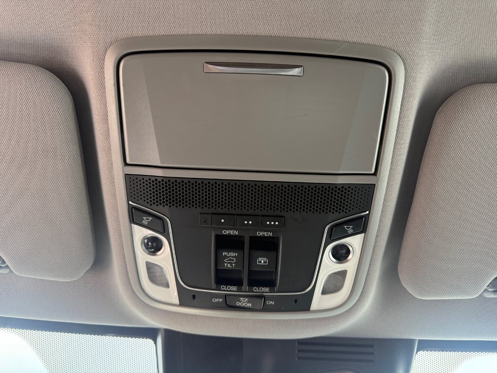 2022 Honda CR-V Touring, keyless entry, backup camera, Bluetooth in COLDBROOK, Nova Scotia - 13 - w1024h768px