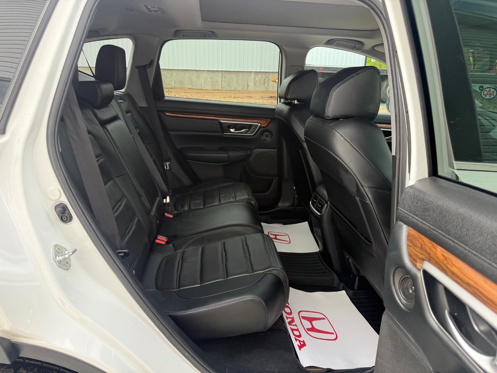 2022 Honda CR-V Touring, keyless entry, backup camera, Bluetooth in COLDBROOK, Nova Scotia - 18 - w1024h768px
