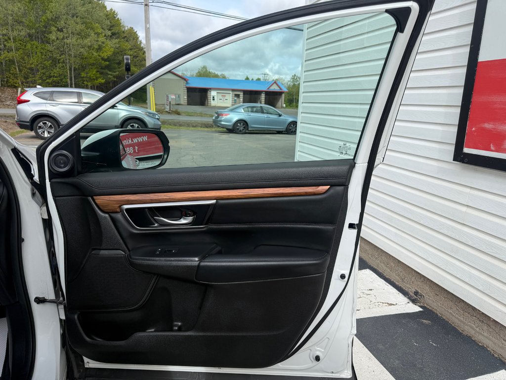 2022 Honda CR-V Touring, keyless entry, backup camera, Bluetooth in COLDBROOK, Nova Scotia - 19 - w1024h768px