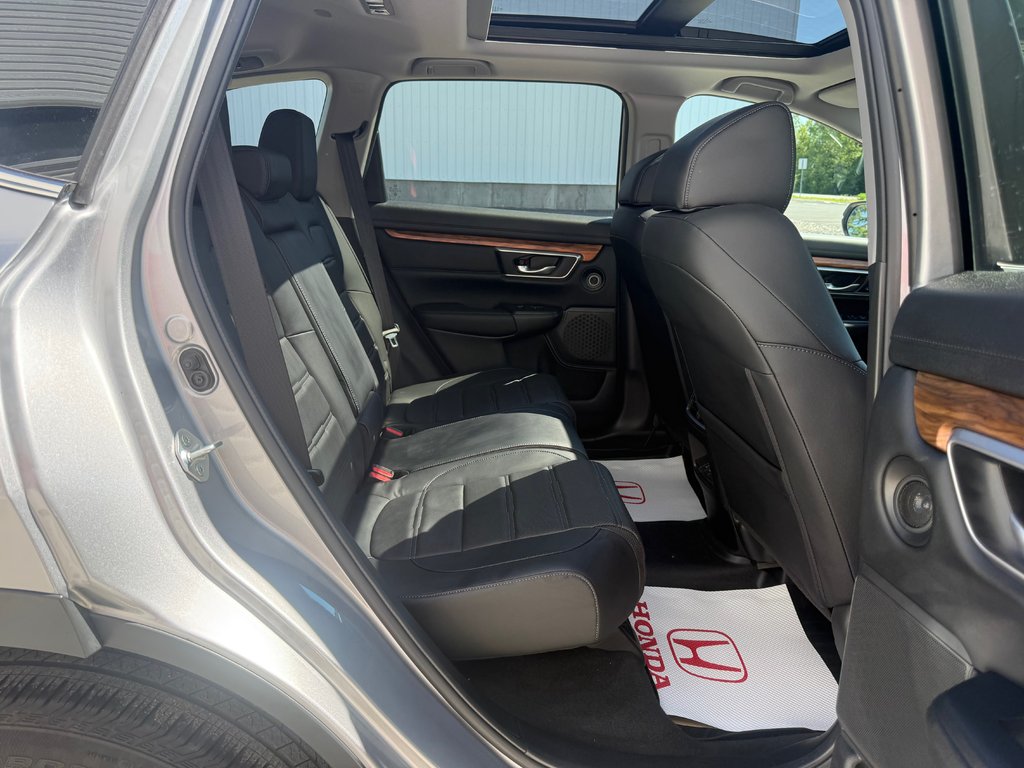 2022 Honda CR-V Touring, keyless entry, backup camera, Bluetooth in COLDBROOK, Nova Scotia - 18 - w1024h768px