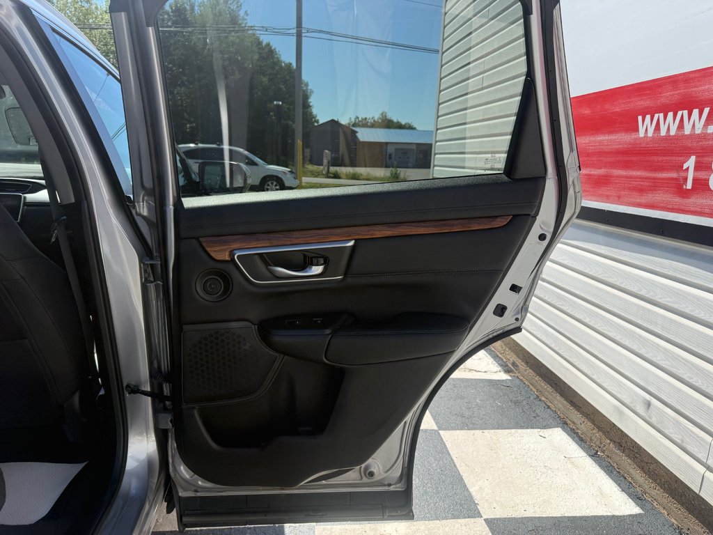 2022 Honda CR-V Touring, keyless entry, backup camera, Bluetooth in COLDBROOK, Nova Scotia - 17 - w1024h768px