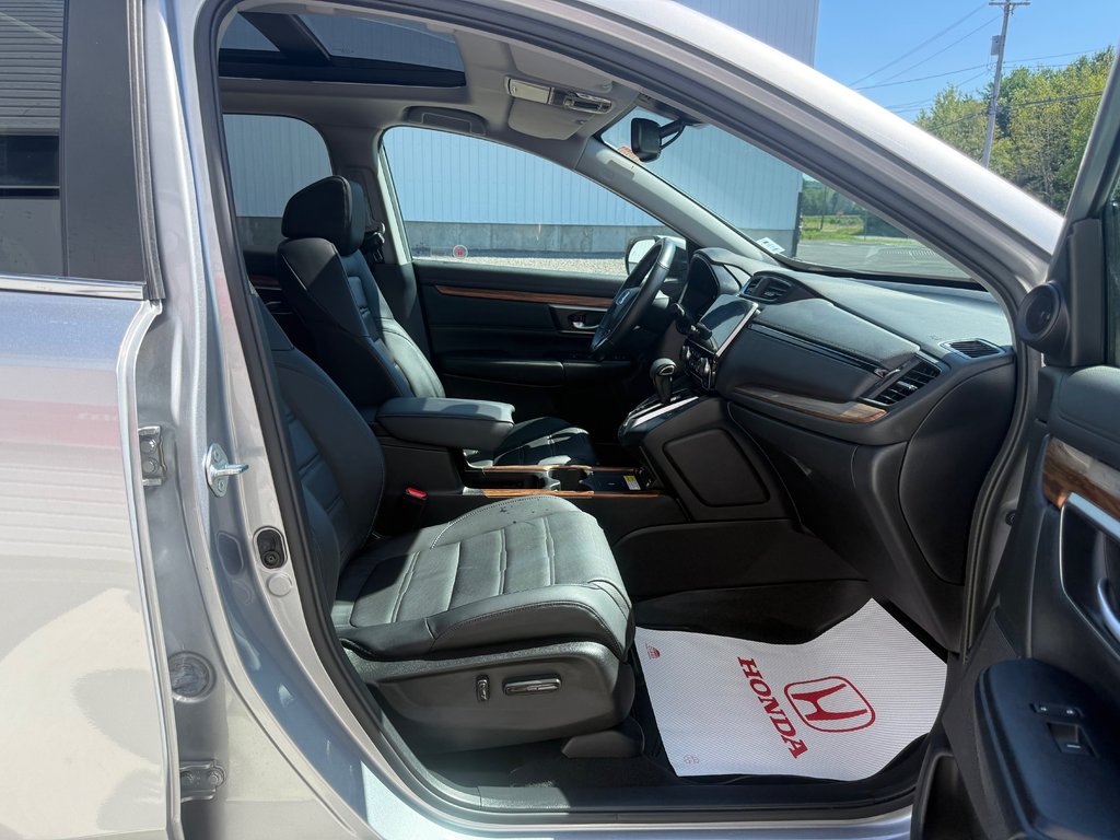 2022 Honda CR-V Touring, keyless entry, backup camera, Bluetooth in COLDBROOK, Nova Scotia - 20 - w1024h768px