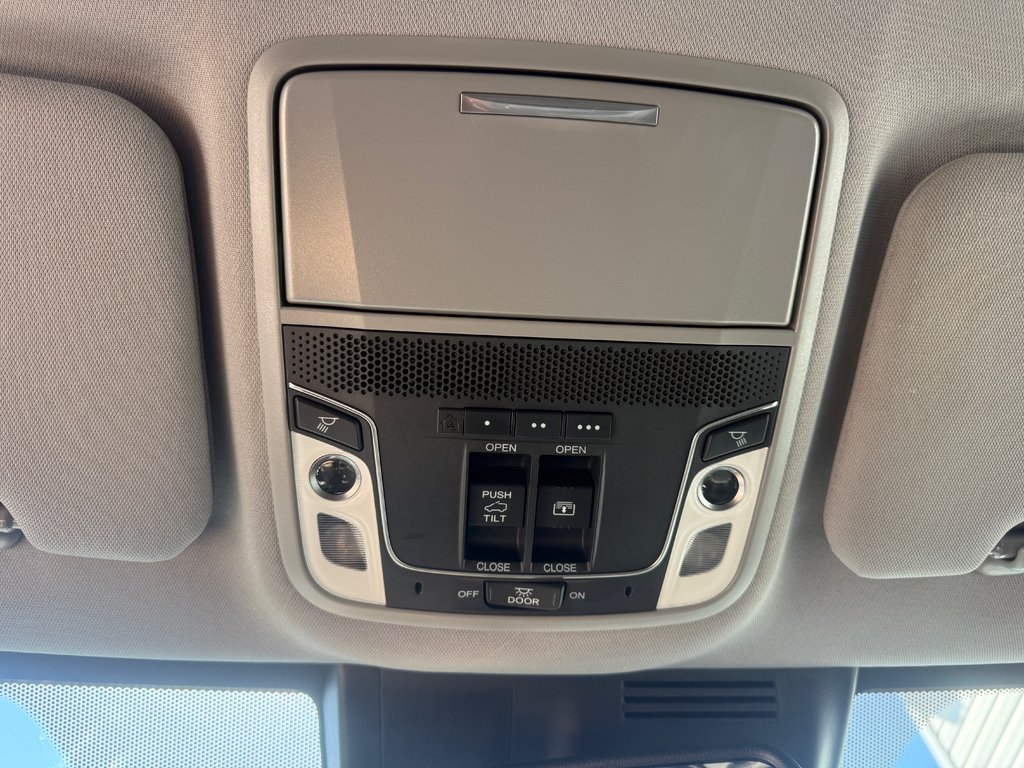 2022 Honda CR-V Touring, keyless entry, backup camera, Bluetooth in COLDBROOK, Nova Scotia - 13 - w1024h768px