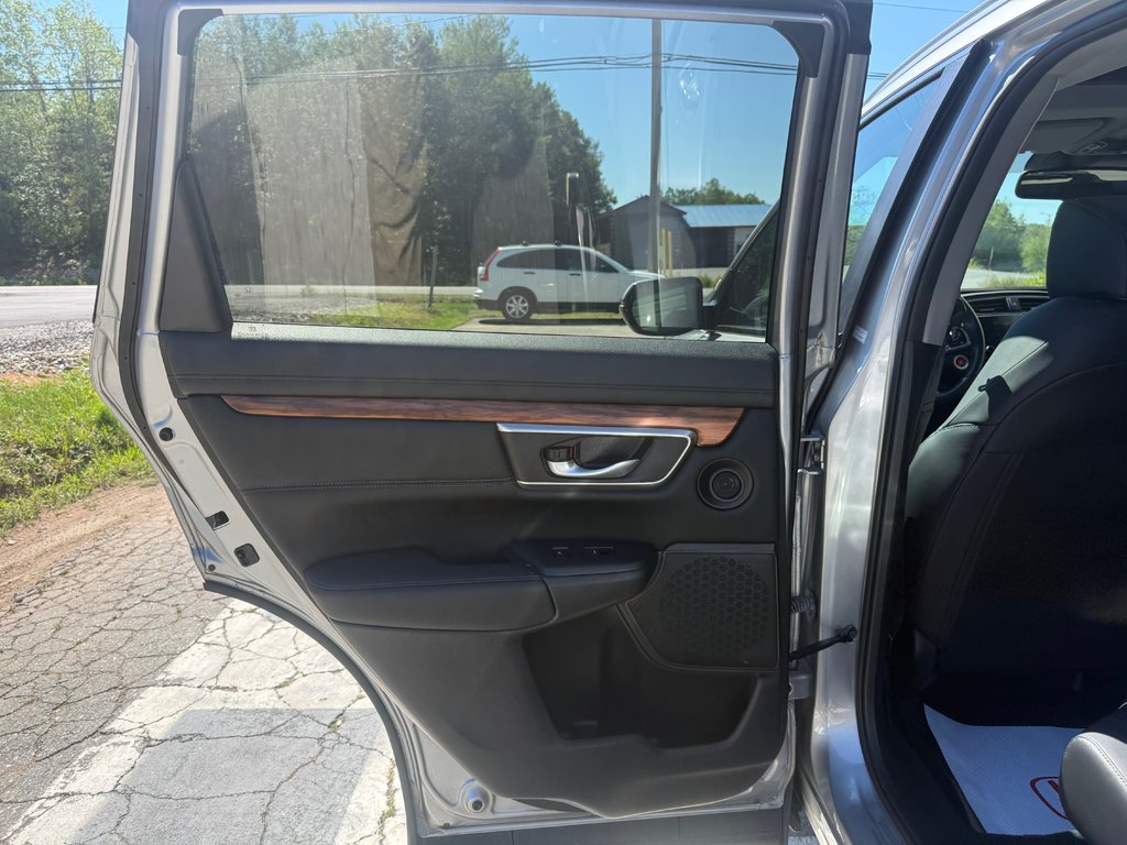 2022 Honda CR-V Touring, keyless entry, backup camera, Bluetooth in COLDBROOK, Nova Scotia - 14 - w1024h768px