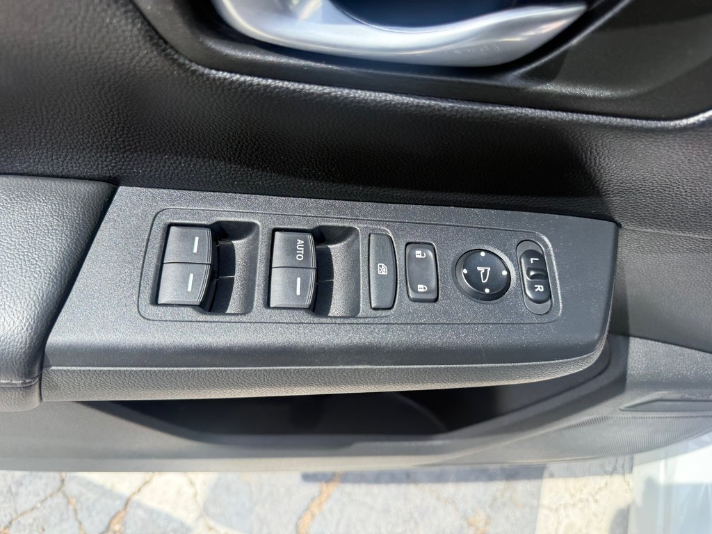 Honda CR-V LX, keyless entry, backup camera, Bluetooth 2023 à COLDBROOK, Nouvelle-Écosse - 8 - w1024h768px