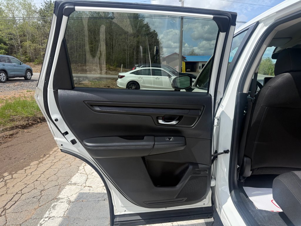 Honda CR-V LX, keyless entry, backup camera, Bluetooth 2023 à COLDBROOK, Nouvelle-Écosse - 13 - w1024h768px