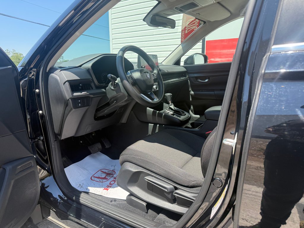 2023 Honda CR-V LX, keyless entry, backup camera, Bluetooth in COLDBROOK, Nova Scotia - 9 - w1024h768px