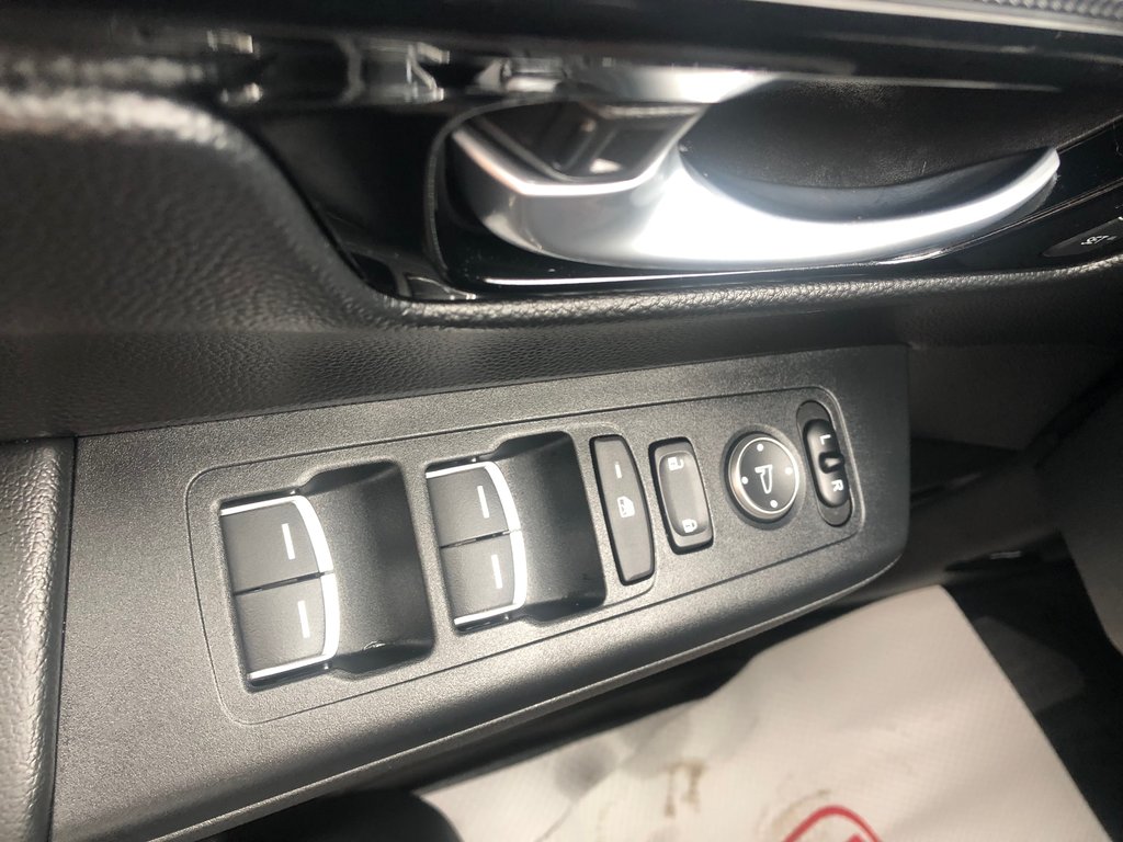 2024 Honda CR-V Touring - Leather Seats, Reverse Camera, Sun Roof in COLDBROOK, Nova Scotia - 8 - w1024h768px