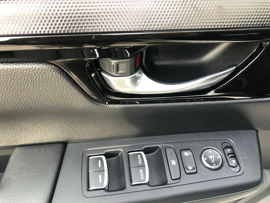 2025 Honda CR-V Sport - Heated Seats, Sunroof, Reverse Camera in COLDBROOK, Nova Scotia - 8 - w1024h768px
