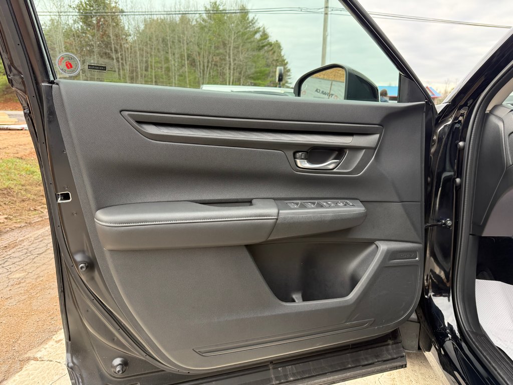 Honda CR-V LX 4WD,Keyless entry, remote start, backup camera 2025 à Kentville, Nouvelle-Écosse - 7 - w1024h768px