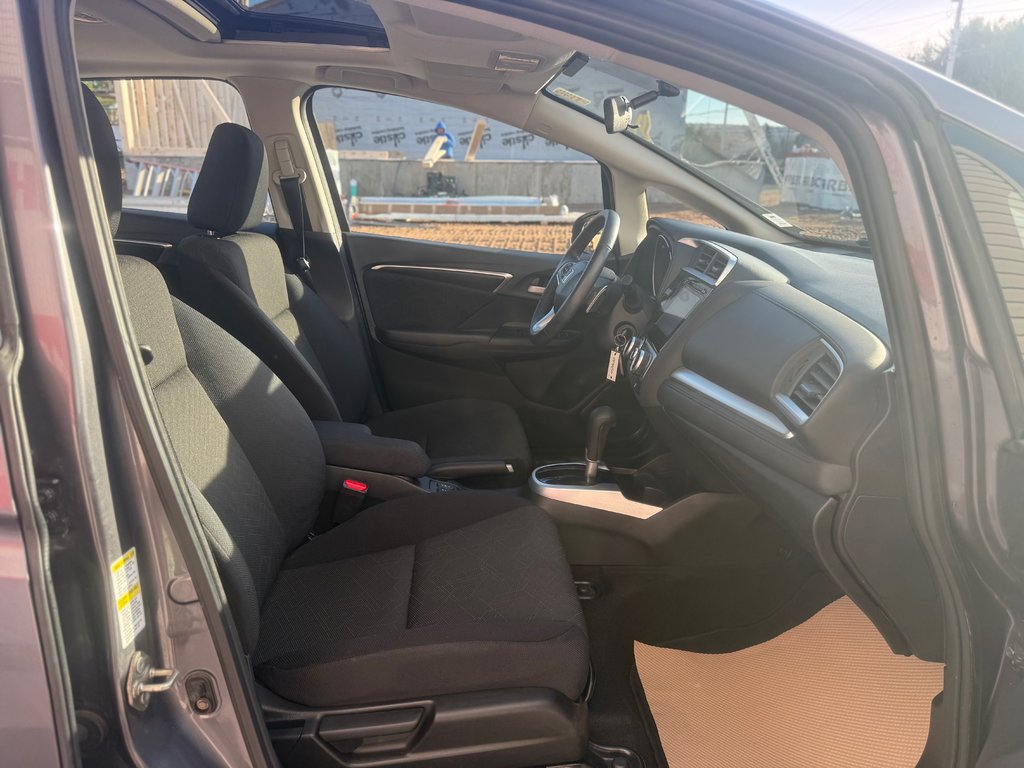 2015 Honda FIT EX/EXL Ex, keyless entry, backup cam,remote trunk release in COLDBROOK, Nova Scotia - 20 - w1024h768px