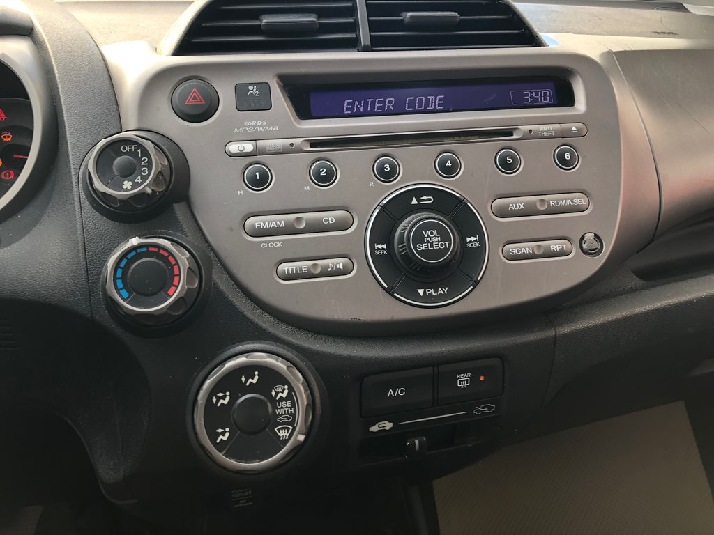 2009  Fit DX-A - manual, auto window, cd player, a/c in COLDBROOK, Nova Scotia - 12 - w1024h768px