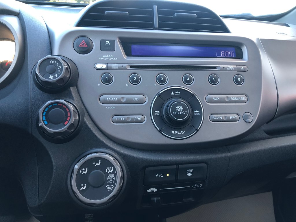 2011  Fit DX-A, CD player, AM-FM radio in COLDBROOK, Nova Scotia - 12 - w1024h768px