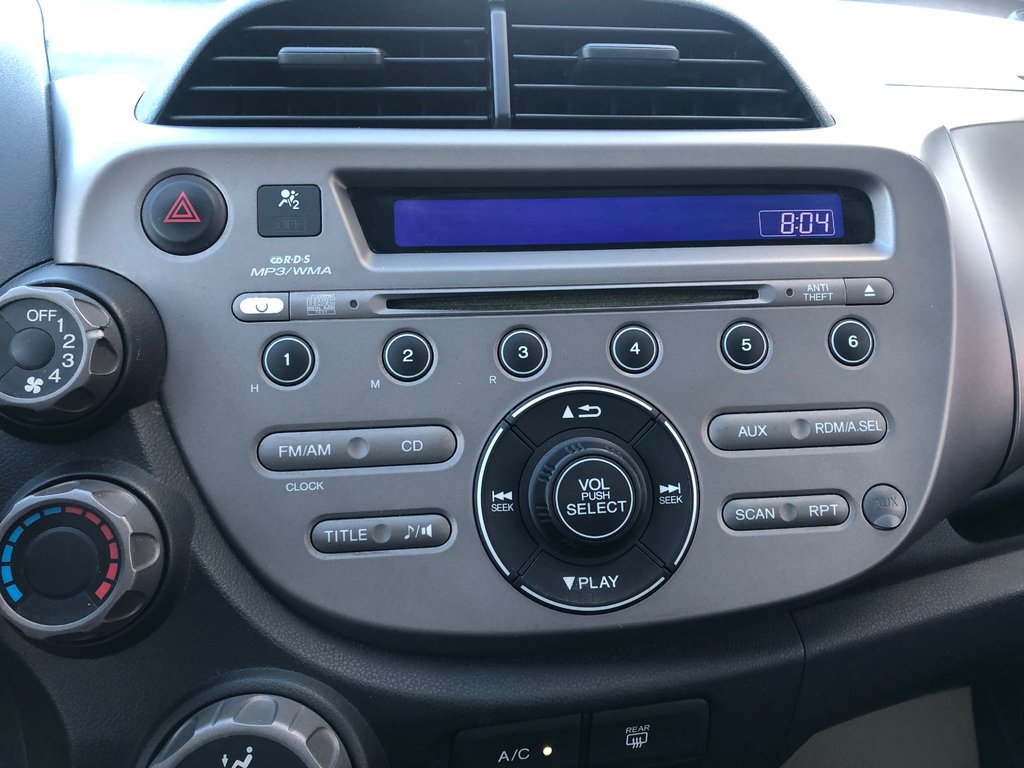 2011  Fit DX-A, CD player, AM-FM radio in COLDBROOK, Nova Scotia - 11 - w1024h768px