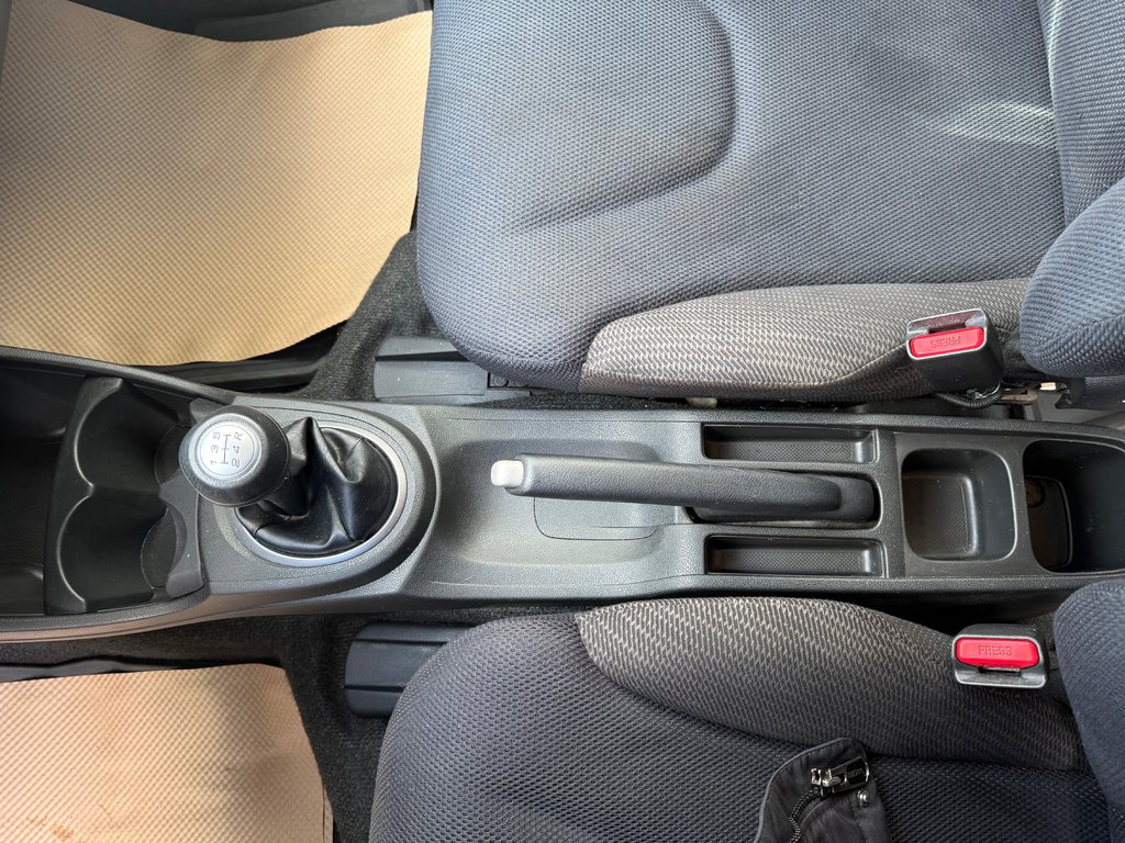 2013 Honda FIT Sport, 5 speed, keyless entry in Kentville, Nova Scotia - 13 - w1024h768px