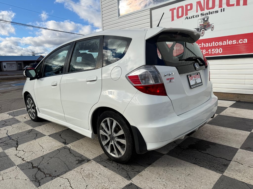 2013 Honda FIT Sport, 5 speed, keyless entry in Kentville, Nova Scotia - 6 - w1024h768px