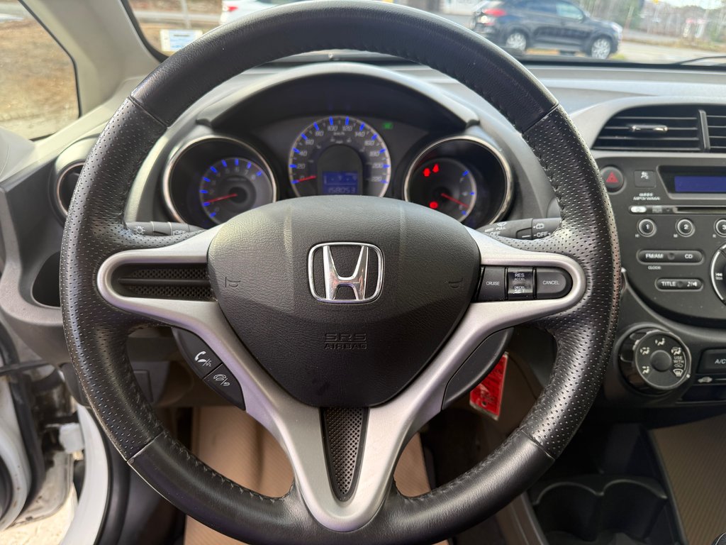 2013 Honda FIT Sport, 5 speed, keyless entry in Kentville, Nova Scotia - 10 - w1024h768px