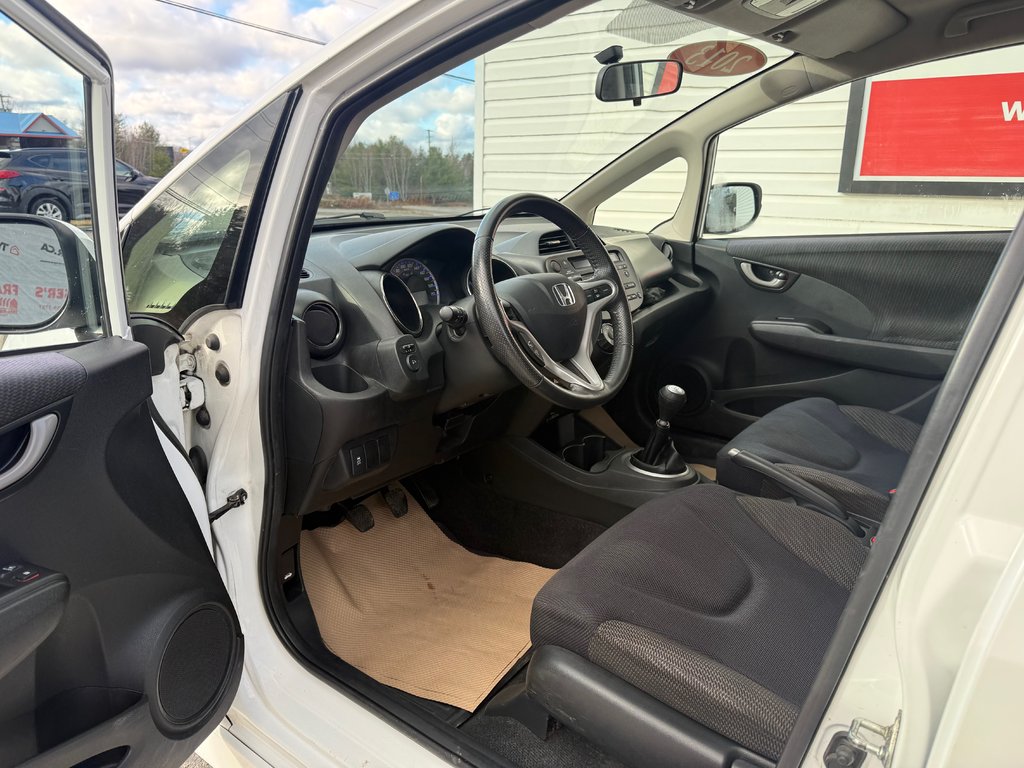 2013 Honda FIT Sport, 5 speed, keyless entry in Kentville, Nova Scotia - 9 - w1024h768px