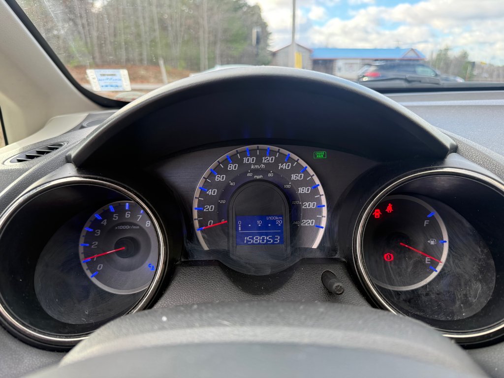 2013 Honda FIT Sport, 5 speed, keyless entry in Kentville, Nova Scotia - 11 - w1024h768px