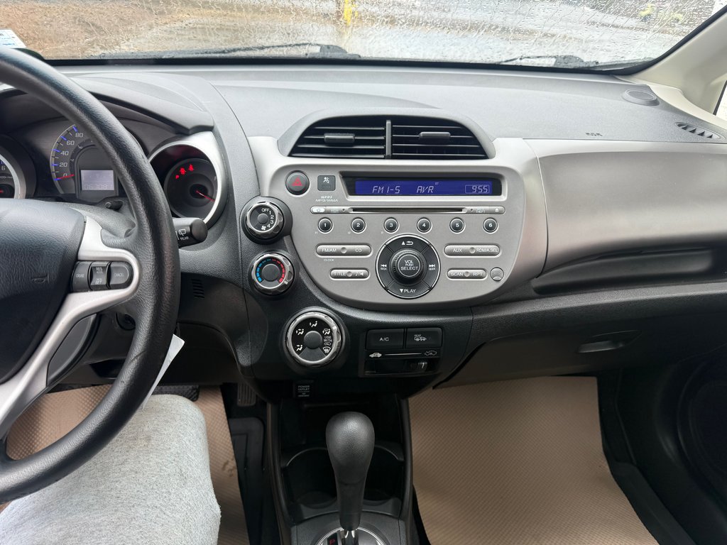 Honda FIT LX, keyless entry, backup camera, Bluetooth 2013 à COLDBROOK, Nouvelle-Écosse - 12 - w1024h768px