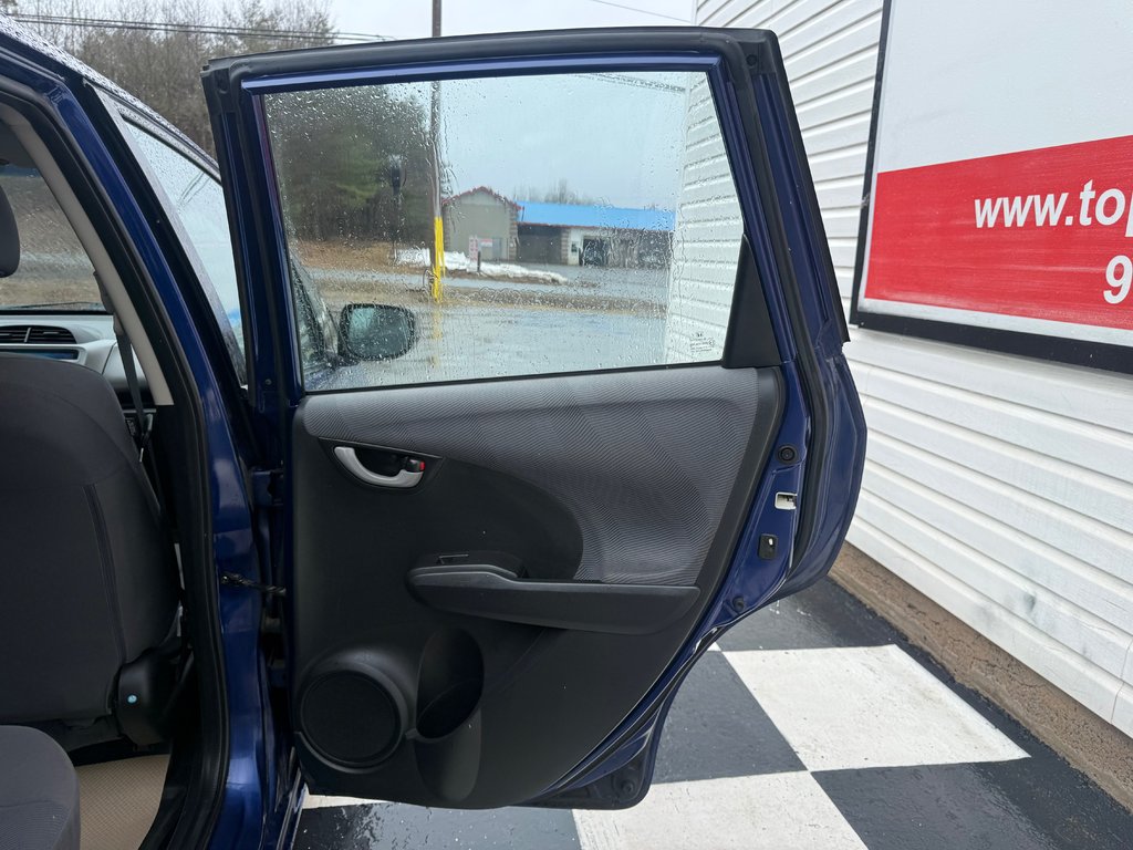 Honda FIT LX, keyless entry, backup camera, Bluetooth 2013 à COLDBROOK, Nouvelle-Écosse - 16 - w1024h768px