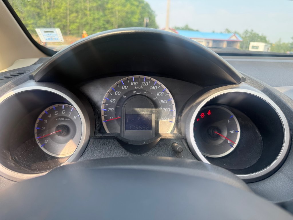 2014 Honda FIT LX, Keyless entry, MP3, Cruise control in COLDBROOK, Nova Scotia - 9 - w1024h768px