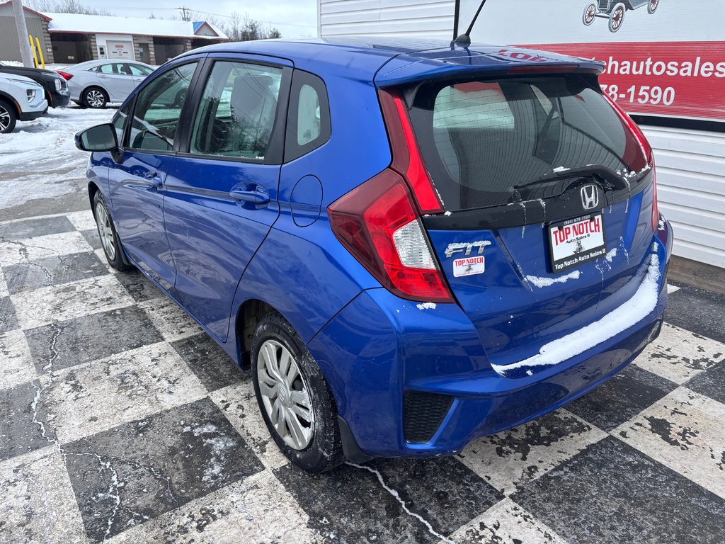 2016 Honda Fit LX - traction control, heated seats, reverse cam in COLDBROOK, Nova Scotia - 6 - w1024h768px