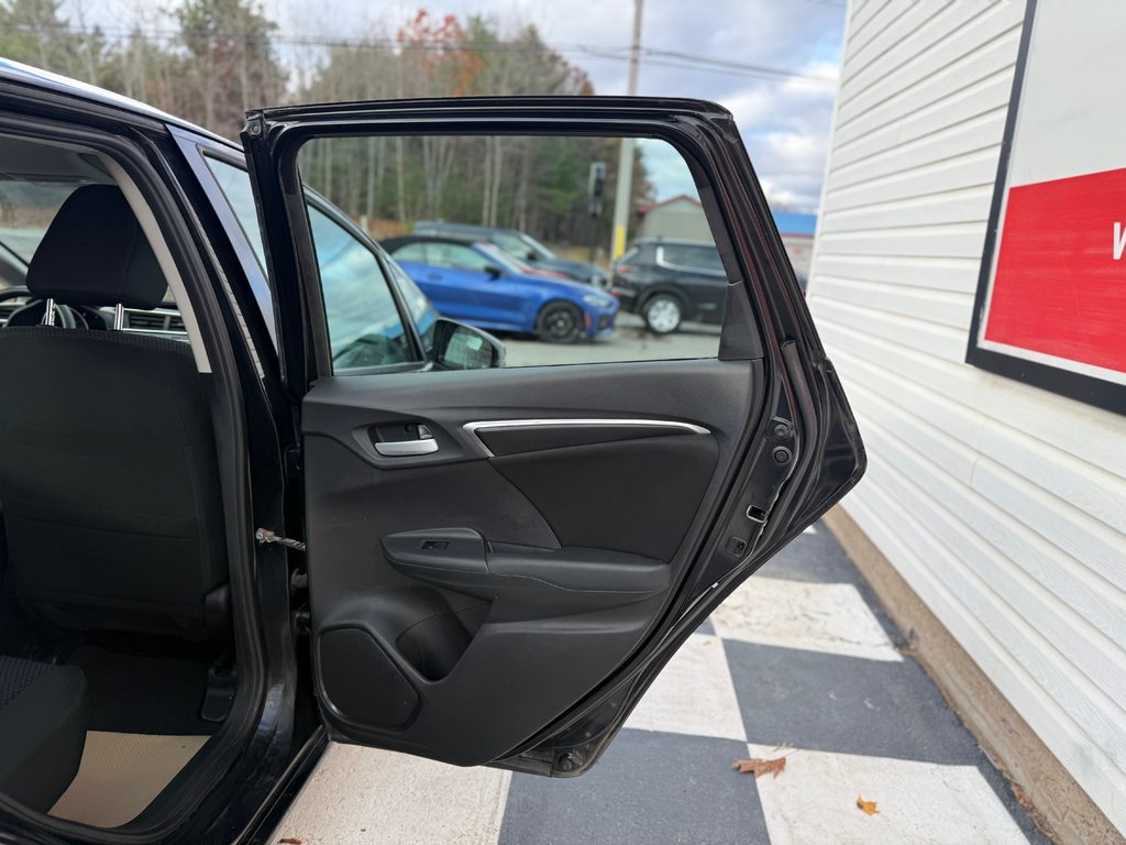 2019 Honda FIT LX, Manual 5-speed, keyless entry, backup camera in COLDBROOK, Nova Scotia - 17 - w1024h768px