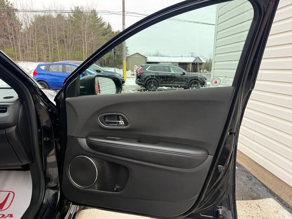 Honda HR-V SPORT Sport, Keyless entry, backup camera, navigation 2020 à Kentville, Nouvelle-Écosse - 20 - w1024h768px