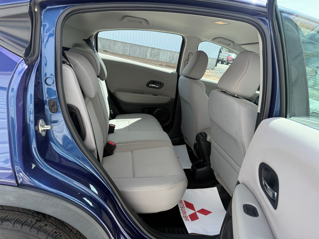 2017 Honda HR-V LX, keyless entry, backup camera, Bluetooth in Kentville, Nova Scotia - 17 - w1024h768px