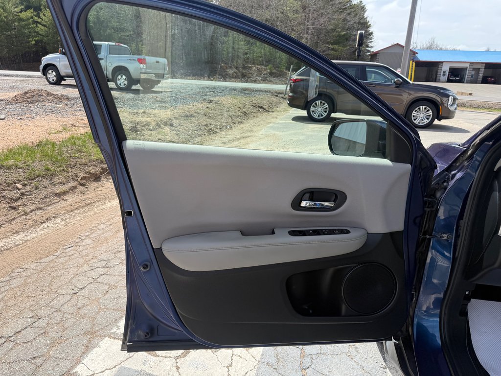 2017 Honda HR-V LX, keyless entry, backup camera, Bluetooth in Kentville, Nova Scotia - 7 - w1024h768px