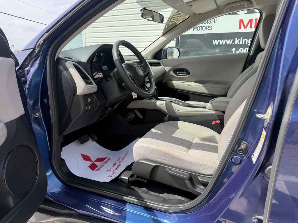 2017 Honda HR-V LX, keyless entry, backup camera, Bluetooth in Kentville, Nova Scotia - 9 - w1024h768px