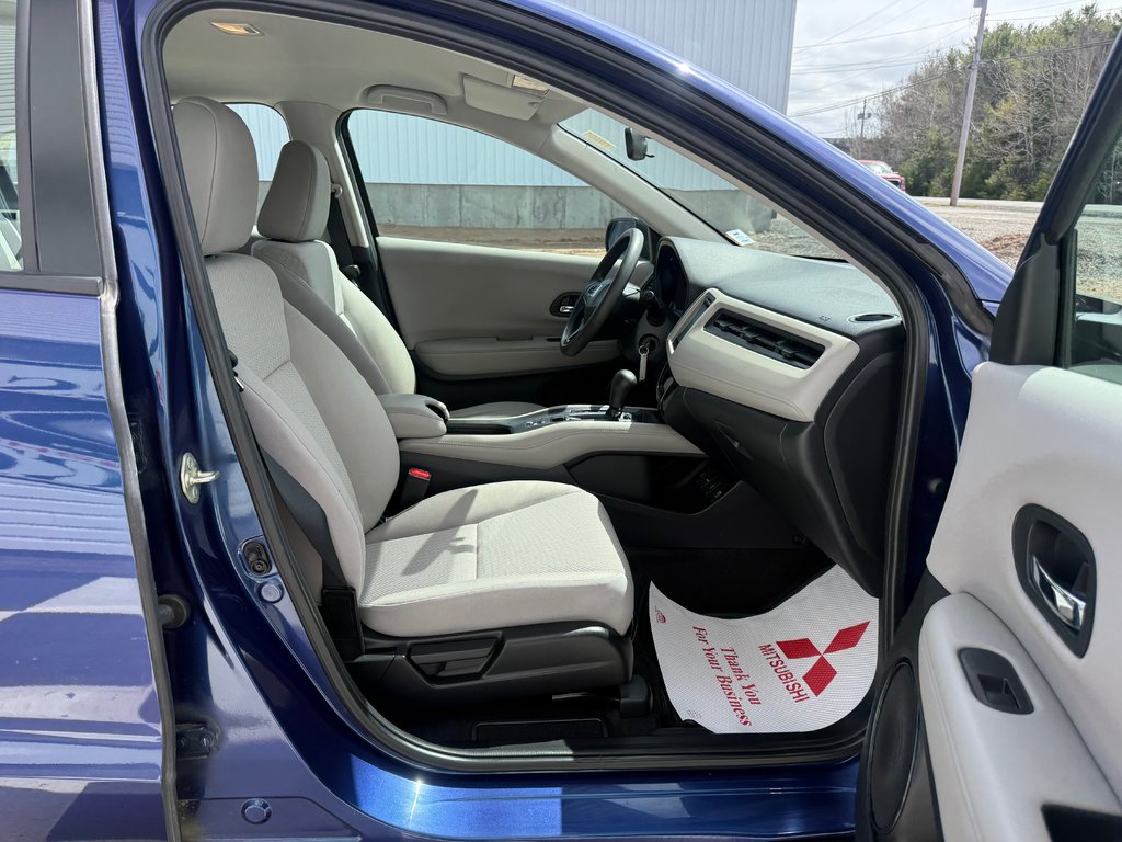 2017 Honda HR-V LX, keyless entry, backup camera, Bluetooth in Kentville, Nova Scotia - 19 - w1024h768px