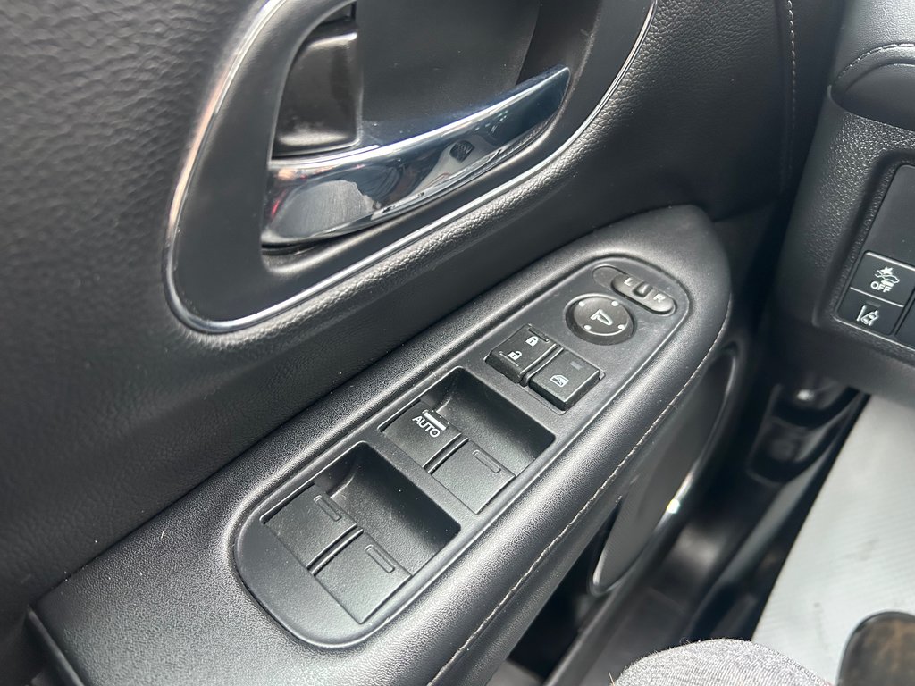 2019  HR-V Touring - Leather, Heated seats, AWD, Sunroof, AC in COLDBROOK, Nova Scotia - 7 - w1024h768px