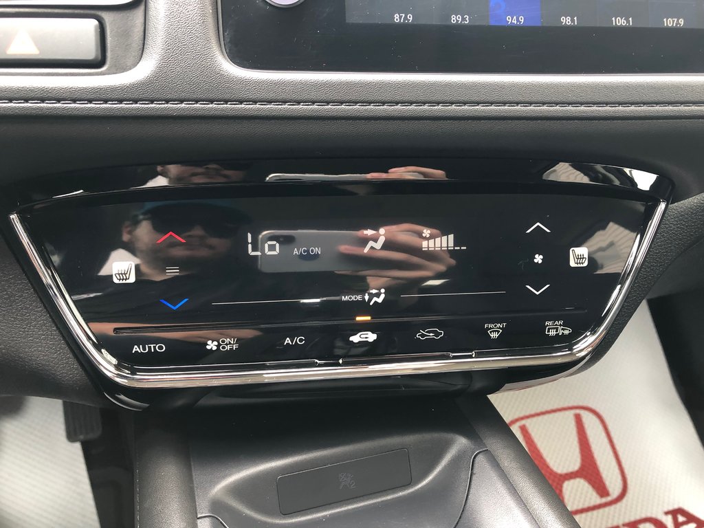 2019 Honda HR-V LX - hands free, reverse camera, heated seats, a/c in COLDBROOK, Nova Scotia - 13 - w1024h768px