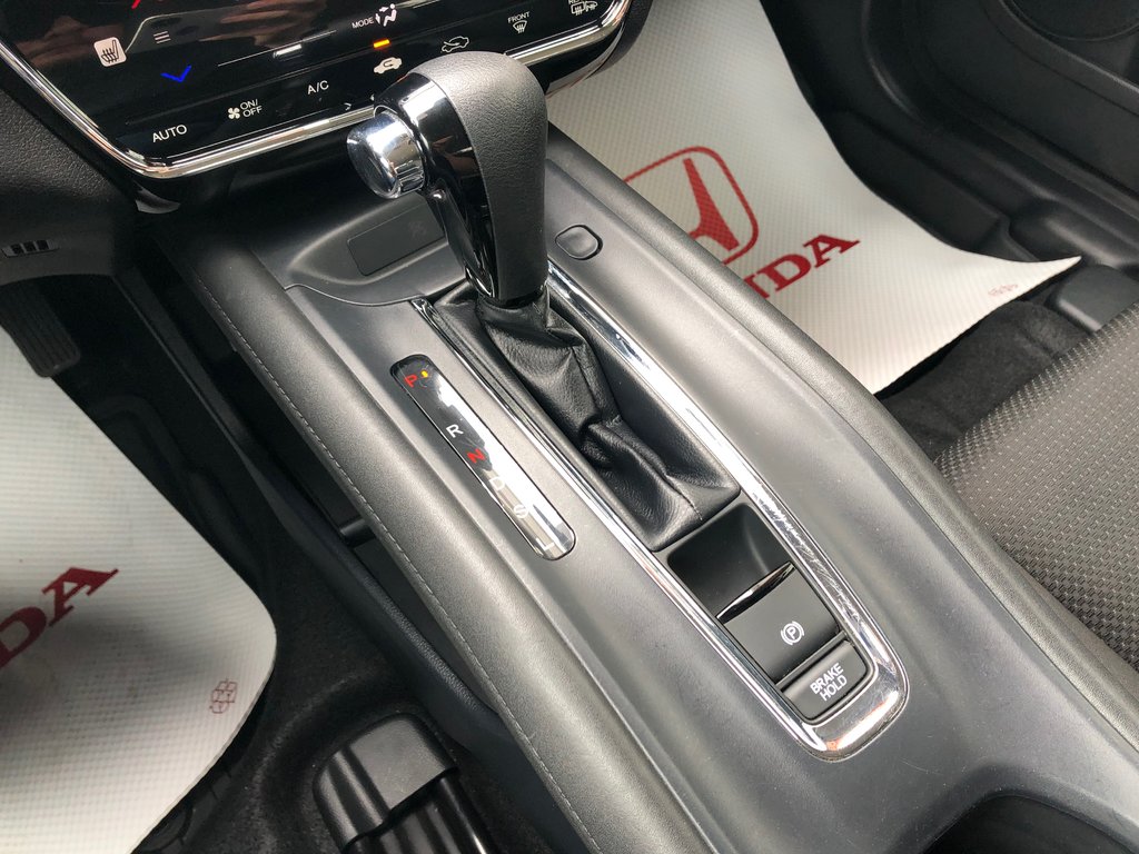 2019 Honda HR-V LX - hands free, reverse camera, heated seats, a/c in COLDBROOK, Nova Scotia - 14 - w1024h768px
