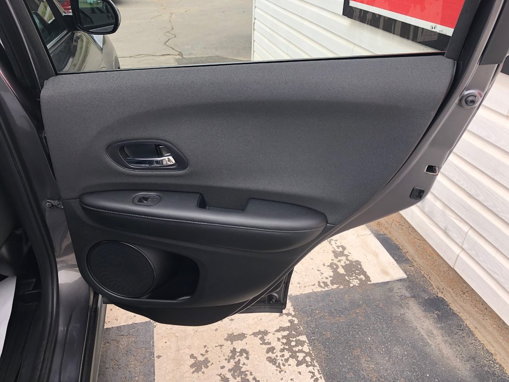 2019 Honda HR-V LX - hands free, reverse camera, heated seats, a/c in COLDBROOK, Nova Scotia - 20 - w1024h768px