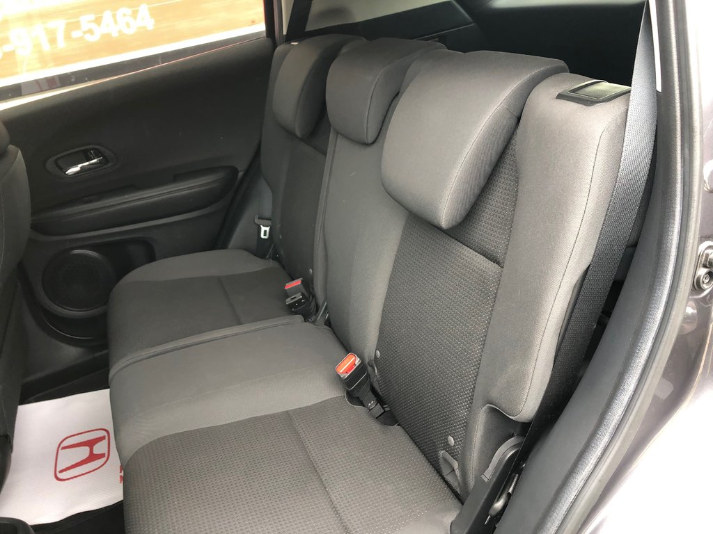 2019 Honda HR-V LX - hands free, reverse camera, heated seats, a/c in COLDBROOK, Nova Scotia - 18 - w1024h768px