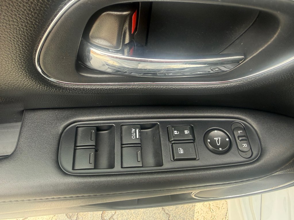 2019 Honda HR-V Touring, keyless entry, remote start, leather seat in COLDBROOK, Nova Scotia - 8 - w1024h768px