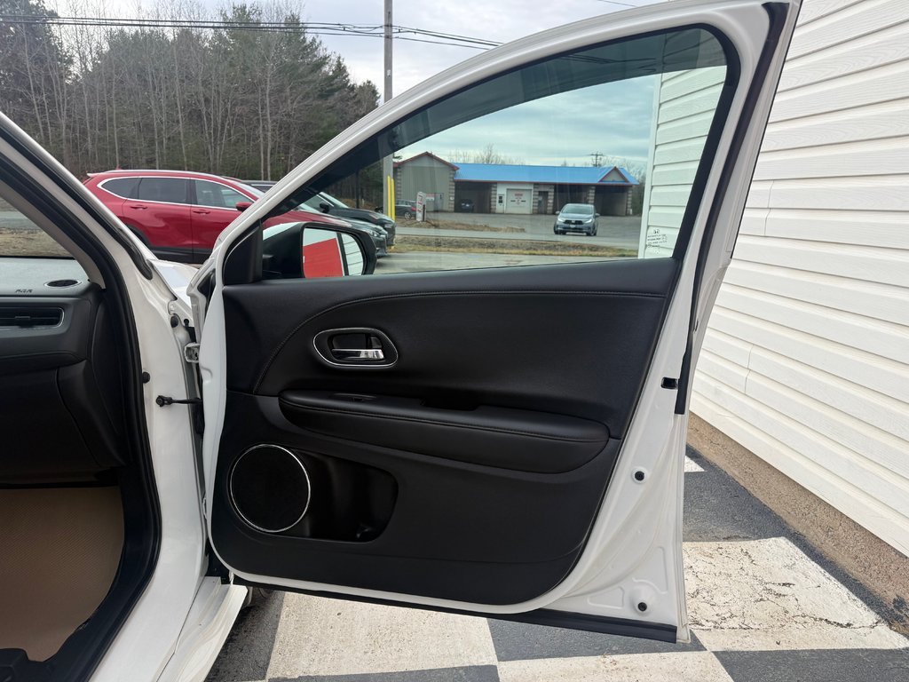 2019 Honda HR-V Touring, keyless entry, remote start, leather seat in COLDBROOK, Nova Scotia - 20 - w1024h768px