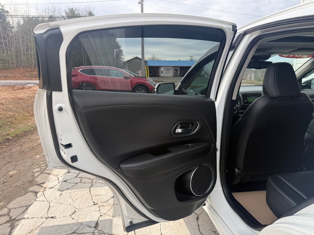 2019 Honda HR-V Touring, keyless entry, remote start, leather seat in COLDBROOK, Nova Scotia - 15 - w1024h768px