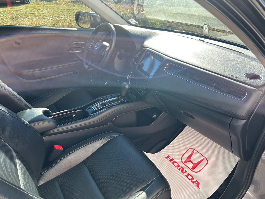 2020  HR-V Touring - AWD, Leather, Heated seats, Sunroof, A.C in COLDBROOK, Nova Scotia - 27 - w1024h768px