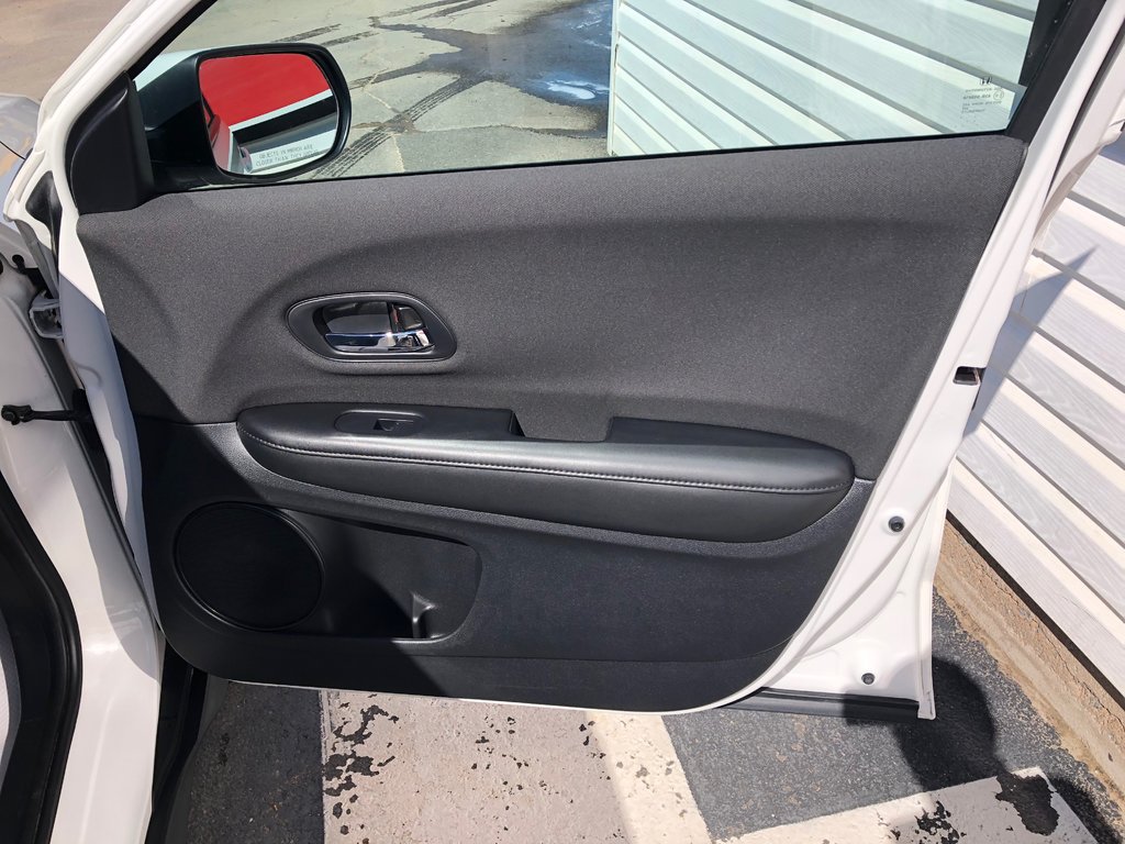 2020 Honda HR-V LX - heated seats, reverse camera, hands free in COLDBROOK, Nova Scotia - 21 - w1024h768px