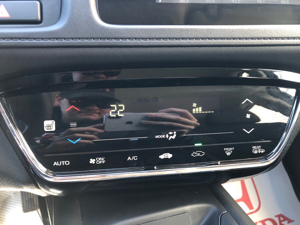 2020 Honda HR-V LX - heated seats, reverse camera, hands free in COLDBROOK, Nova Scotia - 13 - w1024h768px